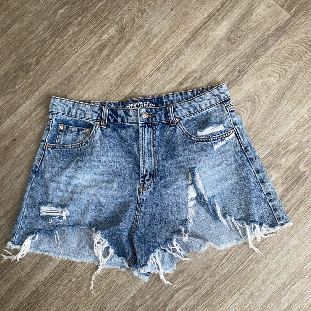 Wild Fable short size 14.